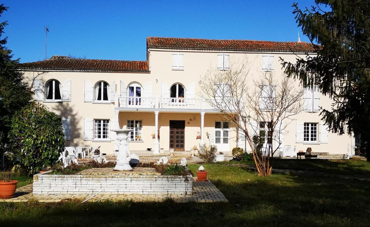 Le Clos Des Cedres B&B La Rochefoucauld Ngoại thất bức ảnh