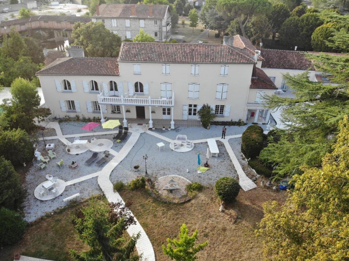 Le Clos Des Cedres B&B La Rochefoucauld Ngoại thất bức ảnh