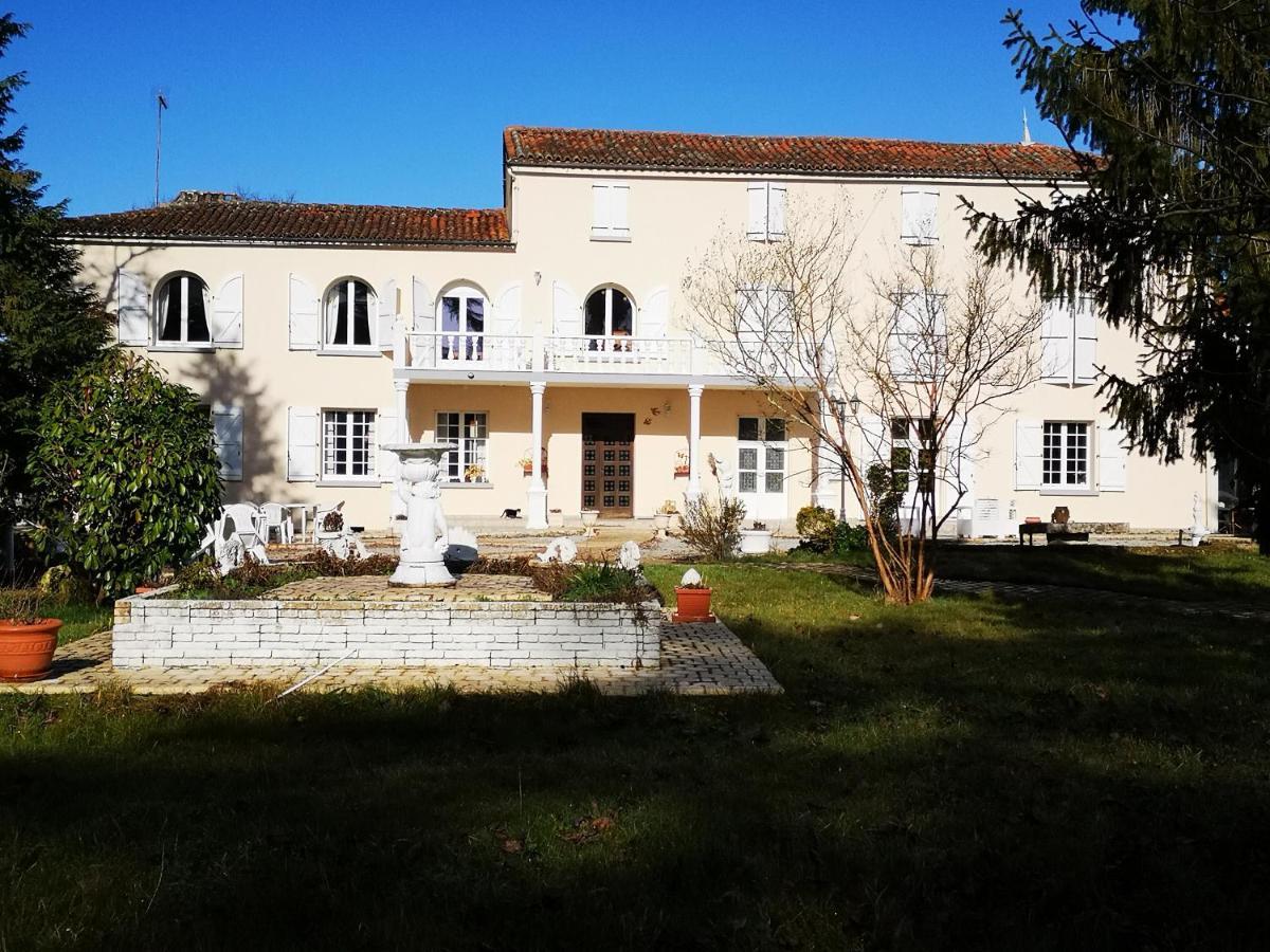 Le Clos Des Cedres B&B La Rochefoucauld Ngoại thất bức ảnh