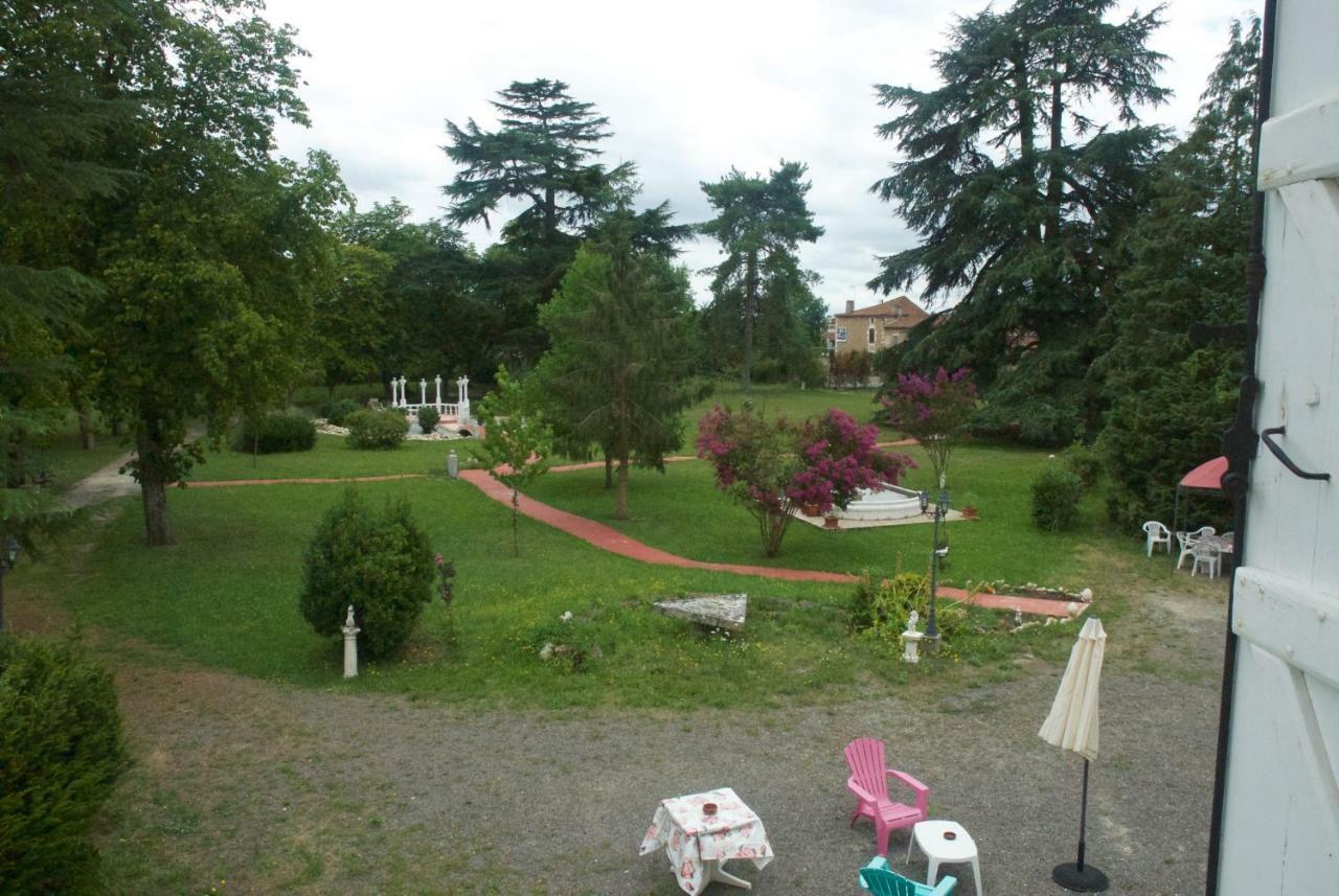 Le Clos Des Cedres B&B La Rochefoucauld Ngoại thất bức ảnh