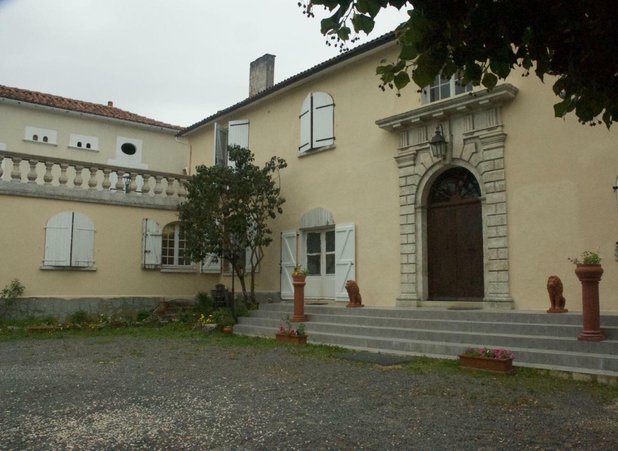 Le Clos Des Cedres B&B La Rochefoucauld Ngoại thất bức ảnh